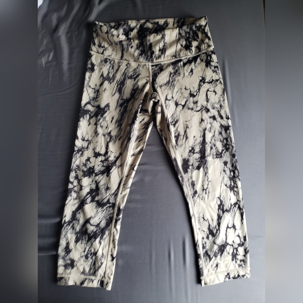 Lululemon Capri Leggings Size 6
